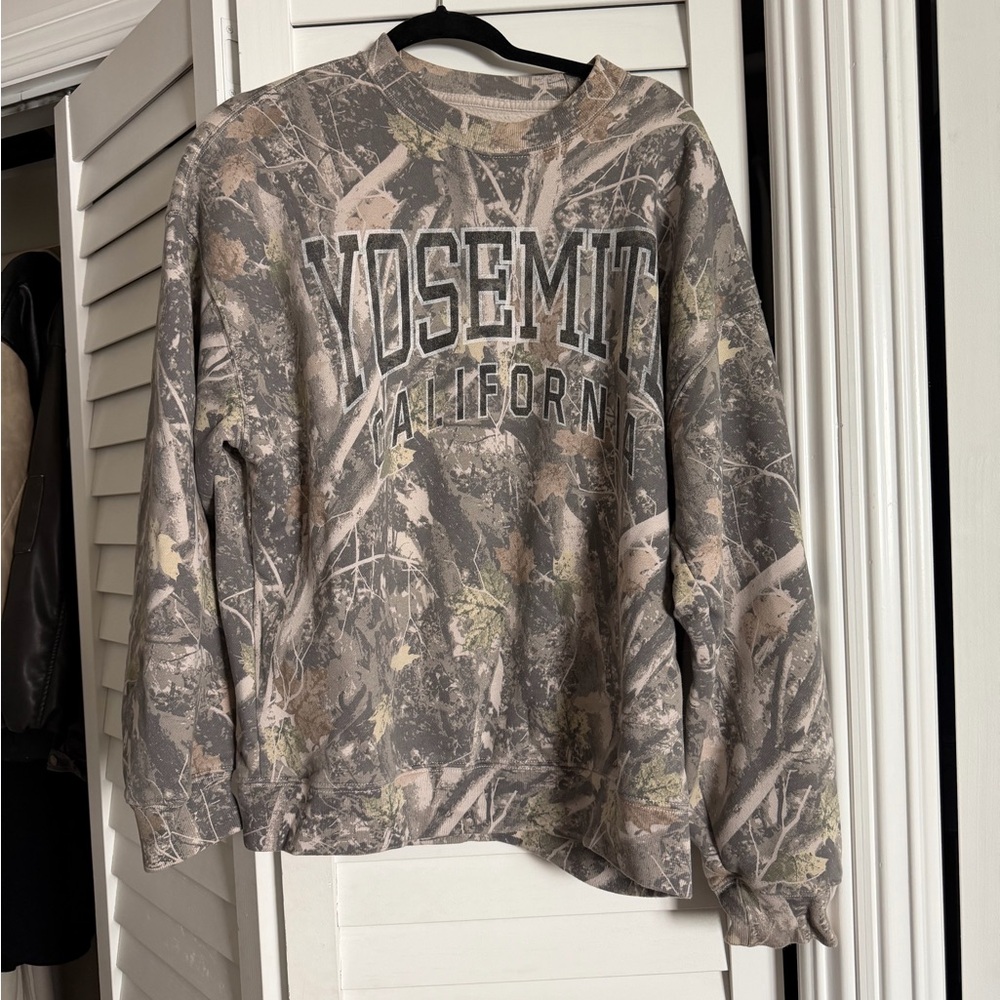 Abercrombie Yosemite California Camo Crewneck Sweatshirt